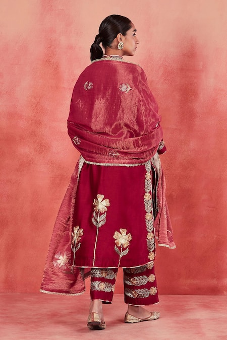 Shop Sue Mue Red Handloom Cotton, Silk Embroidery Siham Floral Panelled Kurta Pant Set at Aza Fashions Shop_Sue Mue_Red Handloom Cotton, Silk Embroidery Siham Floral Panelled Kurta Pant Set _at_Aza_Fashions