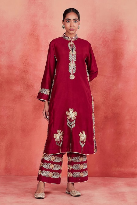 Buy Sue Mue Red Handloom Cotton, Silk Embroidery Siham Floral Panelled Kurta Pant Set Buy_Sue Mue_Red Handloom Cotton, Silk Embroidery Siham Floral Panelled Kurta Pant Set