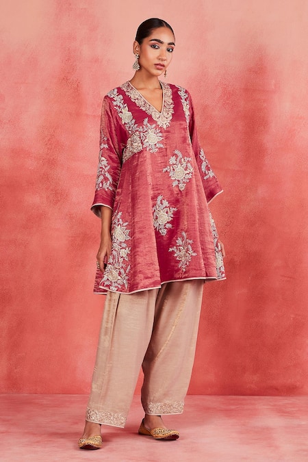 Buy Sue Mue Pink , Handloom Embroidery, Zari, Sequins Aafreen Short Kurta Set Buy_Sue Mue_Pink , Handloom Embroidery, Zari, Sequins Aafreen Short Kurta Set