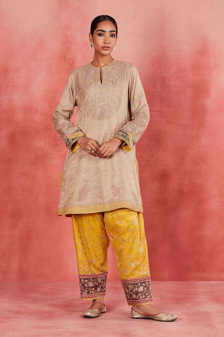 Buy Sue Mue Beige Handloom , Embroidery, Lace, Zari Ayah Yoke Short Kurta Set Buy_Sue Mue_Beige Handloom , Embroidery, Lace, Zari Ayah Yoke Short Kurta Set