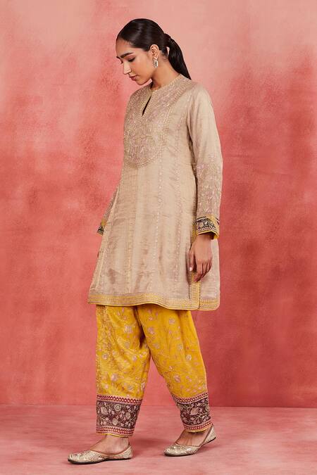 Shop Sue Mue Beige Handloom , Embroidery, Lace, Zari Ayah Yoke Short Kurta Set Shop_Sue Mue_Beige Handloom , Embroidery, Lace, Zari Ayah Yoke Short Kurta Set