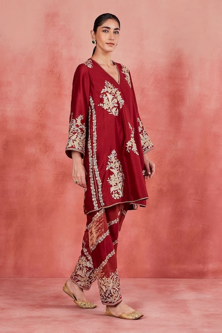 Sue Mue Red Handloom Cotton, Cotton, Tissue Embroidery, Abda Floral Kurta Salwar Set at Aza Fashions Sue Mue_Red Handloom Cotton, Cotton, Tissue Embroidery, Abda Floral Kurta Salwar Set _at_Aza_Fashions