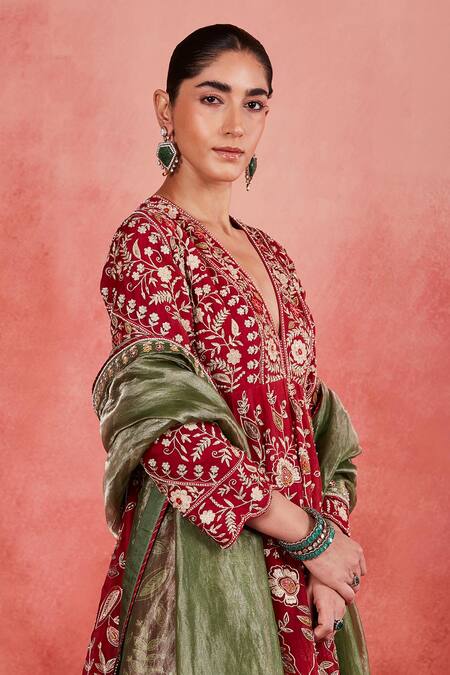 Sue Mue Red , Organza Sequins, Beads, Embroidery Aisha Floral Anarkali Set at Aza Fashions Sue Mue_Red , Organza Sequins, Beads, Embroidery Aisha Floral Anarkali Set _at_Aza_Fashions