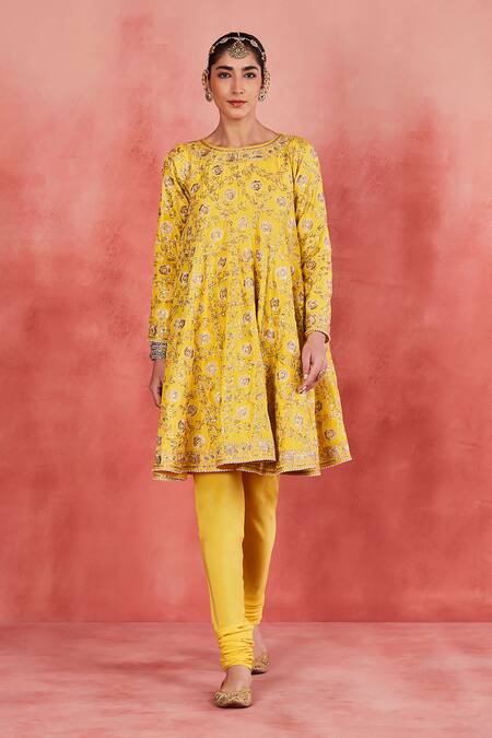 Shop Sue Mue Yellow Silk, Cotton, Lycra Sequins, Beads Bushra Floral Jaal Short Anarkali Set Shop_Sue Mue_Yellow Silk, Cotton, Lycra Sequins, Beads Bushra Floral Jaal Short Anarkali Set