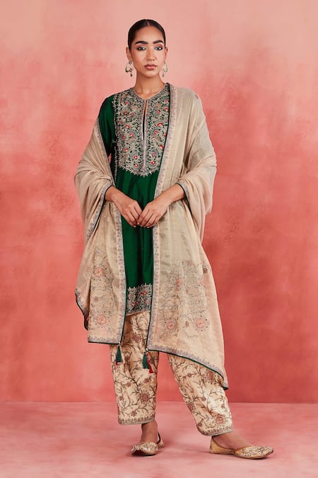 Sue Mue Nusrat Zari Embroidered Short Panelled Kurta Set 