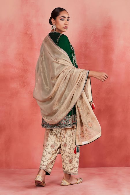 Sue Mue Nusrat Zari Embroidered Short Panelled Kurta Set 