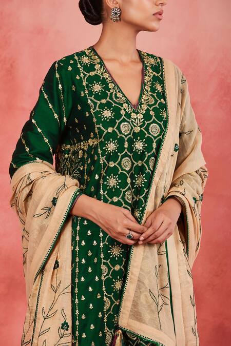 Sue Mue_Green Ramie, Handloom Cotton Zari V-neck Kamila Mughal Embroidered Kurta Set _at_Aza_Fashions