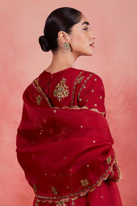 Sue Mue Red Silk Organza, Ramie, Rayon Zari, Sequins, Najiya Floral Applique Kurta Set at Aza Fashions Sue Mue_Red Silk Organza, Ramie, Rayon Zari, Sequins, Najiya Floral Applique Kurta Set _at_Aza_Fashions