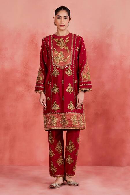 Buy Sue Mue Red Silk Organza, Ramie, Rayon Zari, Sequins, Najiya Floral Applique Kurta Set Buy_Sue Mue_Red Silk Organza, Ramie, Rayon Zari, Sequins, Najiya Floral Applique Kurta Set