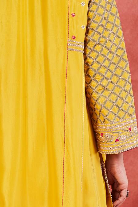 Buy_Sue Mue_Yellow , Organza Sequins, Pearls, Rashida Threadwork Kurta Set _Online_at_Aza_Fashions