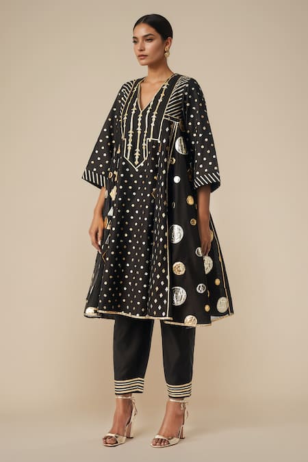 Gulabo by Abu Sandeep Black Modal Chanderi Embroidered Gota Lace V-neck Geometric Kurta With Pant 