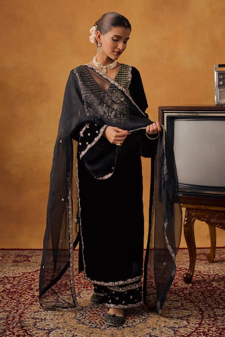 Bhawna Sethi Black Kurta And Palazzo Silk Velvet Embroidered Zardozi V Neck Zeenat Set 