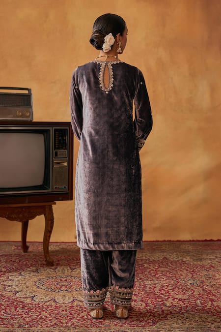 Bhawna Sethi Fatima Zardozi Embroidered Kurta Salwar Set With Potli 