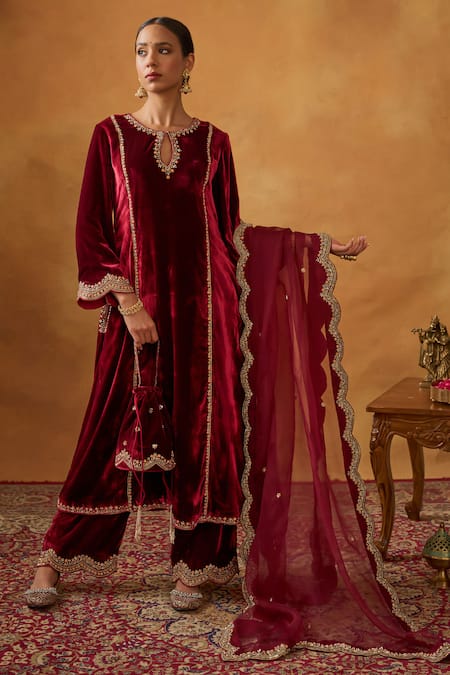 Bhawna Sethi Maroon Kurta And Pant Silk Velvet Embroidered Zardozi Keyhole Nur Jahan Set 