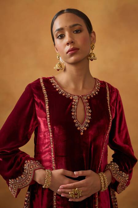 Buy_Bhawna Sethi_Maroon Silk, Velvet, Organza Nur Jahan Zardozi Kurta Pant Set With Potli _Online_at_Aza_Fashions