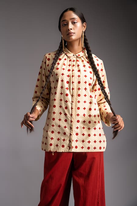 Shop JAYATI GOENKA Beige Cotton Embroidery Collared Dusk Seeker Handblock Print Shirt With Trouser Online at Aza Fashions Shop_JAYATI GOENKA_Beige Cotton Embroidery Collared Dusk Seeker Handblock Print Shirt With Trouser _Online_at_Aza_Fashions