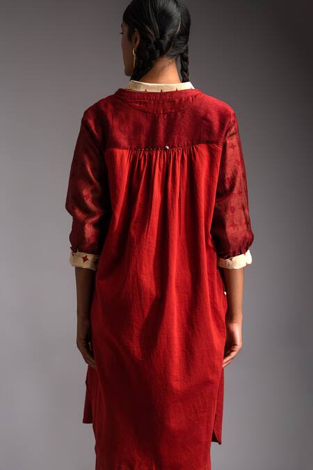 Buy_JAYATI GOENKA_Red Satin, Embroidery Mandarin Collar, Venus Jacket And Pant Set 