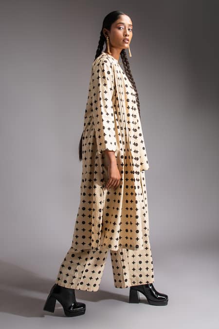 Buy JAYATI GOENKA Beige Cotton Embroidery Open Neck Venus Handblock Motif Print Jacket And Pant Set Buy_JAYATI GOENKA_Beige Cotton Embroidery Open Neck Venus Handblock Motif Print Jacket And Pant Set