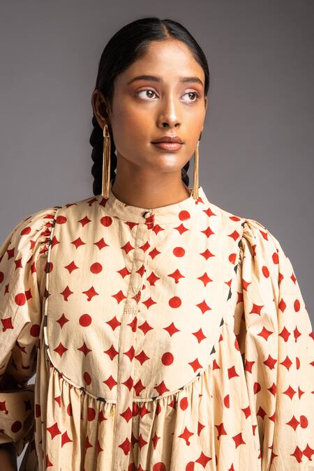 Shop JAYATI GOENKA Red Cotton Mandarin Collar Voyage Dusk Motif Print Dress Online at Aza Fashions Shop_JAYATI GOENKA_Red Cotton Mandarin Collar Voyage Dusk Motif Print Dress _Online_at_Aza_Fashions