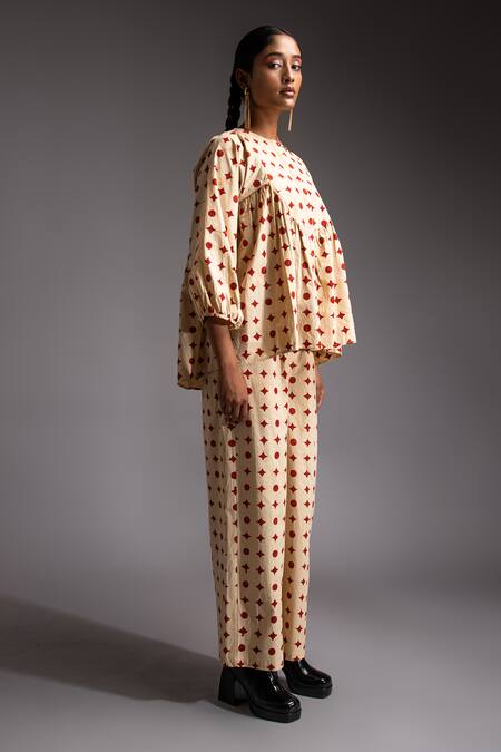 JAYATI GOENKA_Beige Cotton Embroidery Mandarin Swing Motif Print Shirt Blouse With Trouser_Online_at_Aza_Fashions