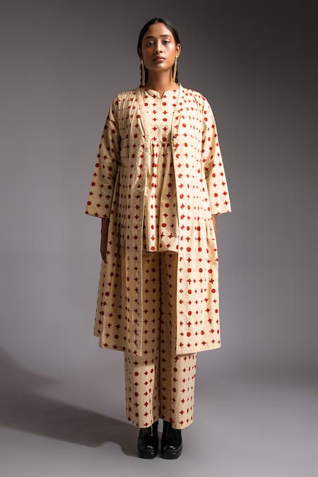 JAYATI GOENKA Red Cotton Embroidery Open Neck Venus Motif Print Jacket And Pant Set Online at Aza Fashions JAYATI GOENKA_Red Cotton Embroidery Open Neck Venus Motif Print Jacket And Pant Set _Online_at_Aza_Fashions