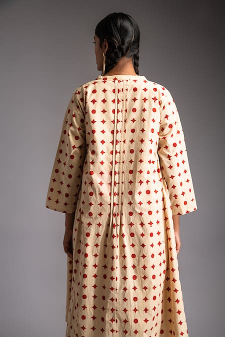 JAYATI GOENKA Red Cotton Embroidery Open Neck Venus Motif Print Jacket And Pant Set at Aza Fashions JAYATI GOENKA_Red Cotton Embroidery Open Neck Venus Motif Print Jacket And Pant Set _at_Aza_Fashions