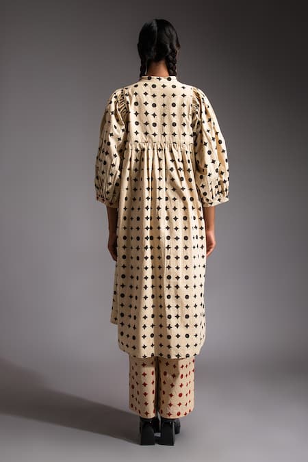 Shop JAYATI GOENKA Black Cotton, Poplin Embroidery Mandarin Voyage Motif Print Kurta With Trouser at Aza Fashions Shop_JAYATI GOENKA_Black Cotton, Poplin Embroidery Mandarin Voyage Motif Print Kurta With Trouser _at_Aza_Fashions