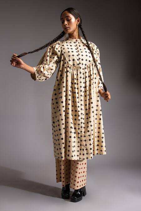 JAYATI GOENKA Black Cotton, Poplin Embroidery Mandarin Voyage Motif Print Kurta With Trouser at Aza Fashions JAYATI GOENKA_Black Cotton, Poplin Embroidery Mandarin Voyage Motif Print Kurta With Trouser _at_Aza_Fashions