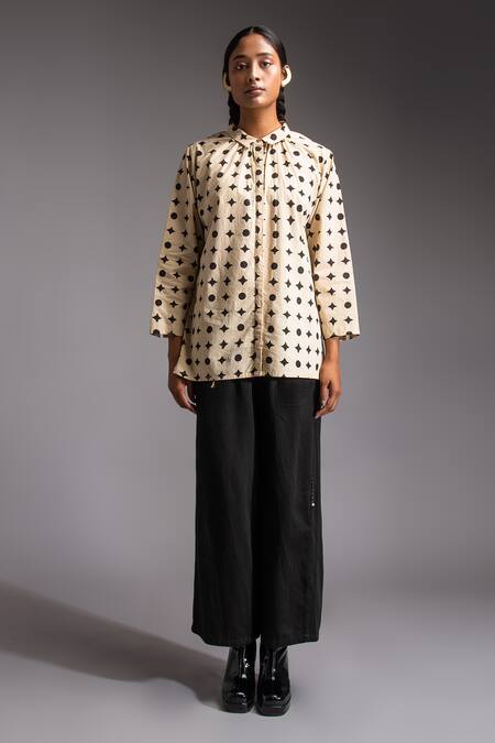 JAYATI GOENKA Beige Cotton Collared Night Seeker Handblock Print Shirt With Trouser Online at Aza Fashions JAYATI GOENKA_Beige Cotton Collared Night Seeker Handblock Print Shirt With Trouser _Online_at_Aza_Fashions
