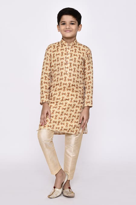 Arihant Rai Sinha Threadwork Kurta With Pyjama 