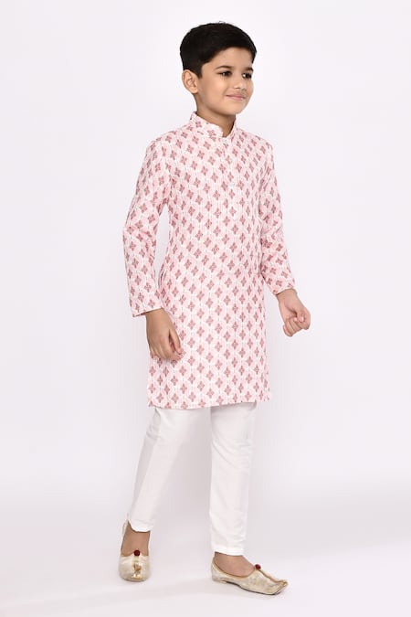 Petite Pomme_Off White Rayon, Silk Embroidery Floral Butti Pattern Kurta With Pyjama _at_Aza_Fashions