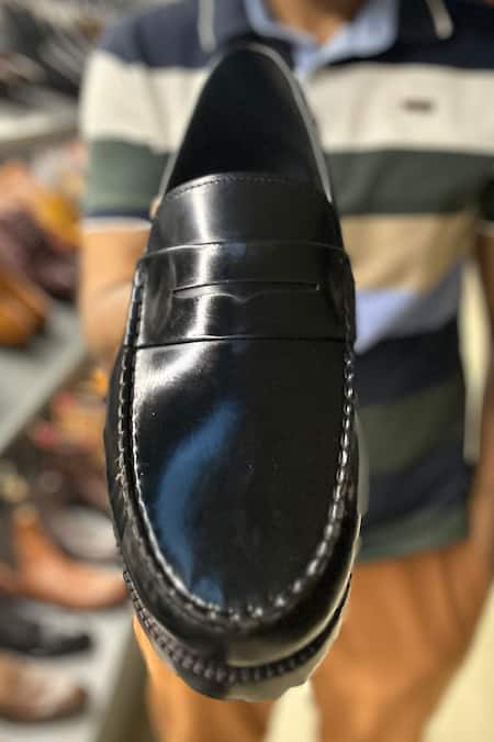 Buy_Fellmonger_Black Plain Leather Moccasins Loafers _Online_at_Aza_Fashions