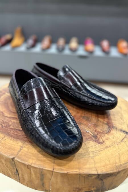 Fellmonger_Black Textured Leather Croco Loafers _Online_at_Aza_Fashions