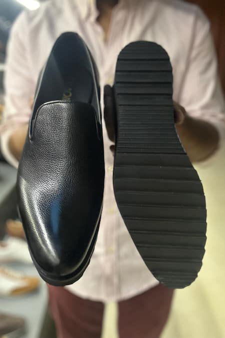 Buy_Fellmonger_Black Textured Leather Milled Loafers 