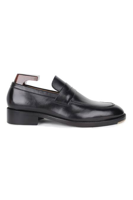 Buy_Fellmonger_Black Leather Plain Penny Loafers _Online_at_Aza_Fashions
