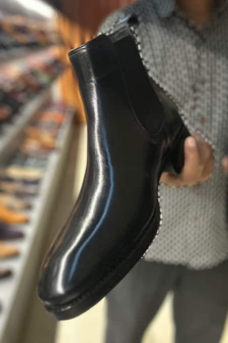 Shop_Fellmonger_Black Plain Leather Chelsea Boots _Online_at_Aza_Fashions