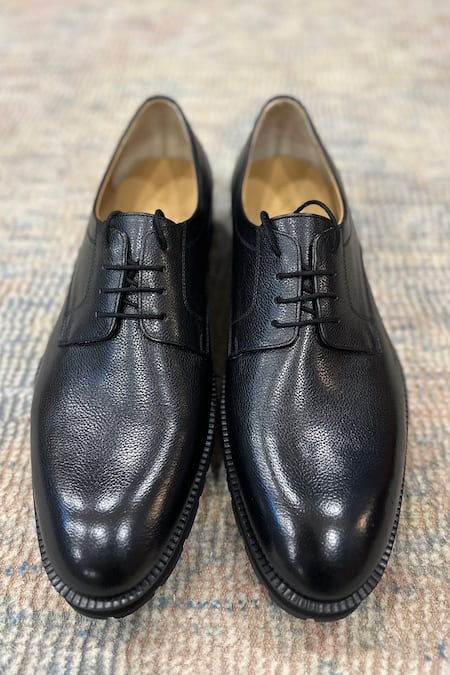Fellmonger_Black Textured Leather Derby Shoes _Online_at_Aza_Fashions