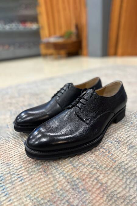 Buy_Fellmonger_Black Textured Leather Derby Shoes _Online_at_Aza_Fashions