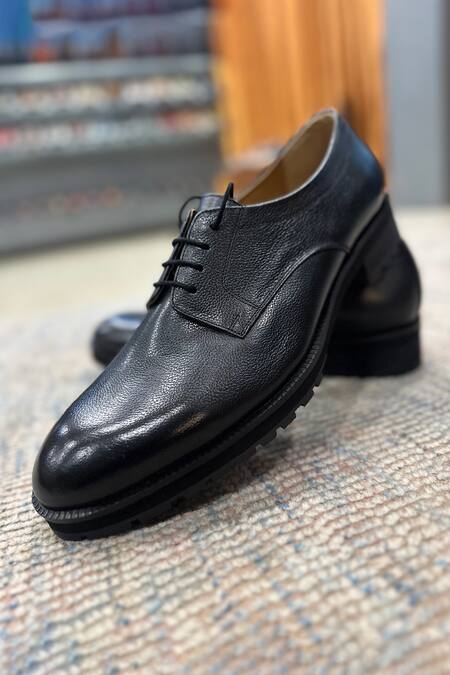 Shop_Fellmonger_Black Textured Leather Derby Shoes _Online_at_Aza_Fashions