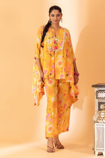 SSHILPA SAMRIYA Floral Hand Embroidered Tunic With Pant 