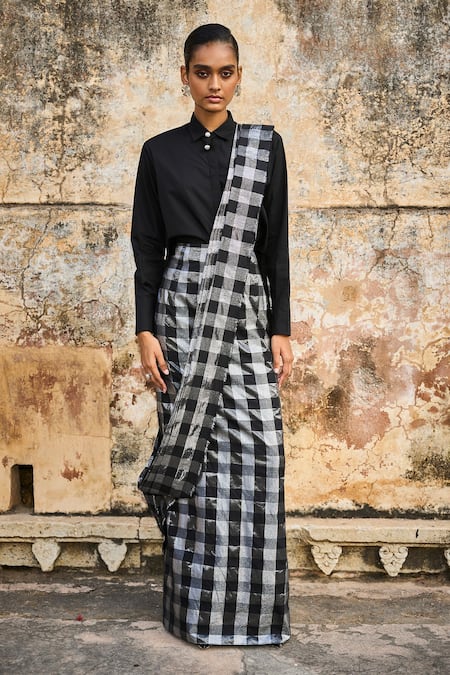 Dash and Dot Checkered Pattern Draped Saree Skirt 