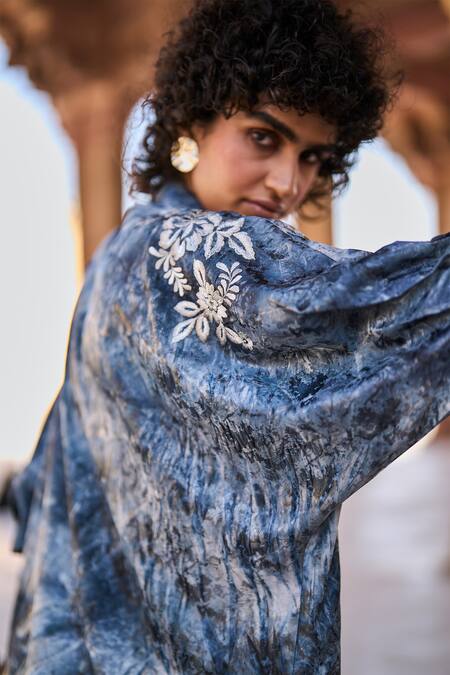 Buy_Dash And Dot_Blue Polyester Embroidery Collared Draped Tie Dye Shirt And Pant Set 