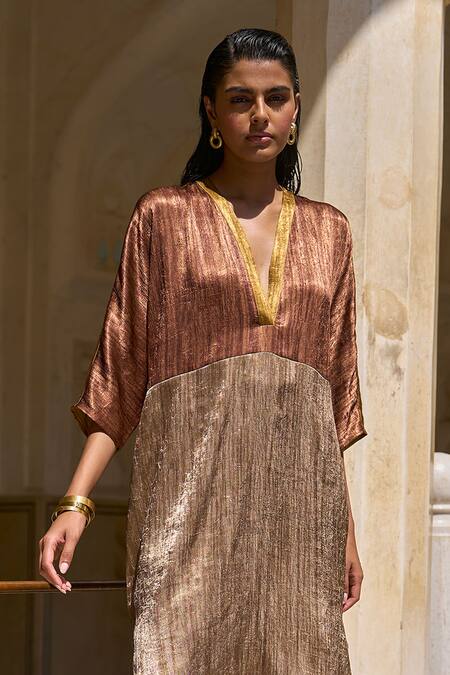 Dash And Dot Multi Color Polyester V-neck Colorblock Textured Pleated Tunic And Pant Set at Aza Fashions Dash And Dot_Multi Color Polyester V-neck Colorblock Textured Pleated Tunic And Pant Set _at_Aza_Fashions