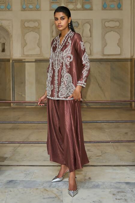 Shop Dash And Dot Brown Polyester, Tencel Embroidery V-neck Paisley Thread Short Kurta Online at Aza Fashions Shop_Dash And Dot_Brown Polyester, Tencel Embroidery V-neck Paisley Thread Short Kurta _Online_at_Aza_Fashions