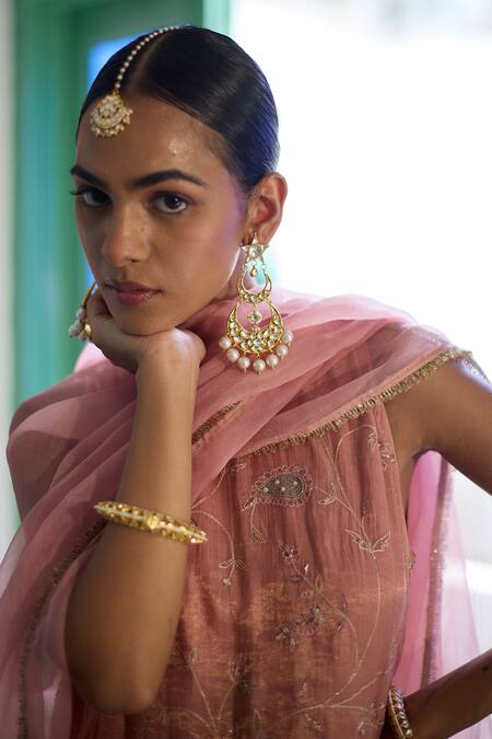 Maisara Jewelry Gold Plated Pearls Tanirika Kundan Bloom Maangtikka Online at Aza Fashions Maisara Jewelry_Gold Plated Pearls Tanirika Kundan Bloom Maangtikka _Online_at_Aza_Fashions