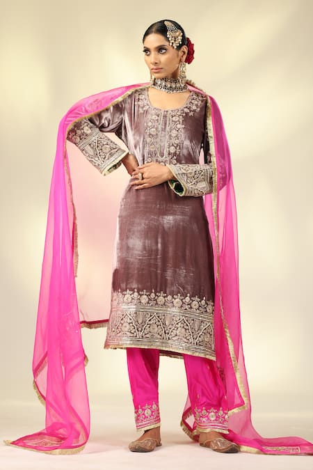 SHIVANI SABHARWAL Zari Embroidered Kurta Salwar Set 