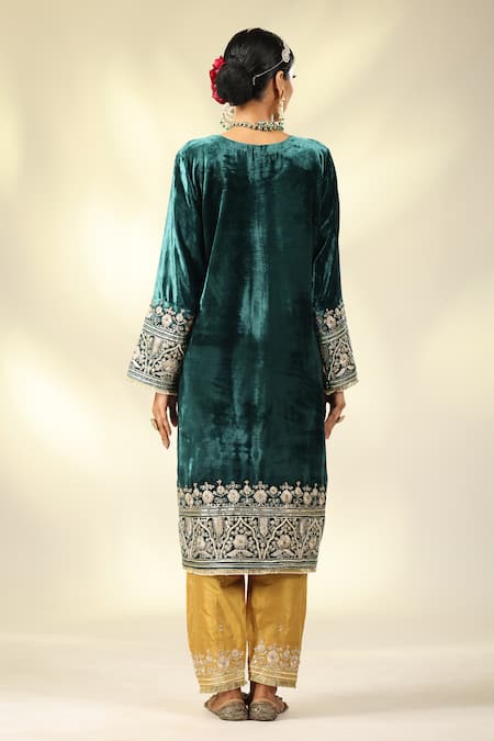 Shivani Sabharwal Sequin Zari Embroidered Kurta Salwar Set 