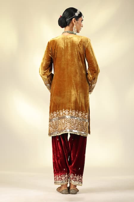 Shivani Sabharwal Zari Pearl Embroidered Kurta Salwar Set 