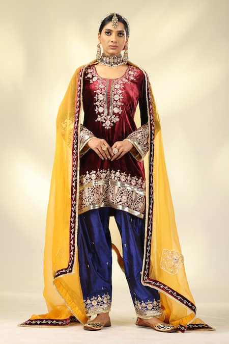 SHIVANI SABHARWAL Pearl Zari Embroidered Kurta Salwar Set 