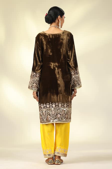 Shivani Sabharwal Zari Thread Embroidered Kurta Salwar Set 